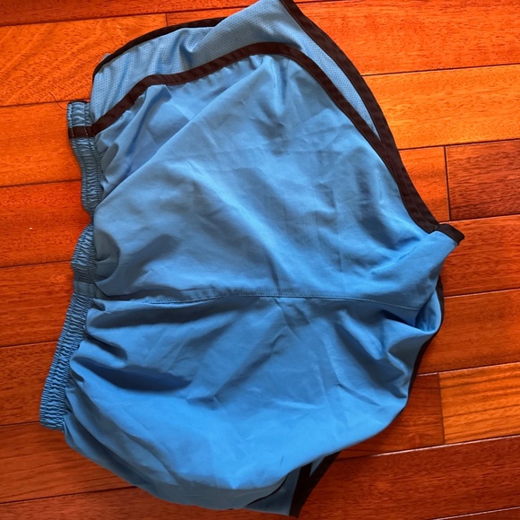 Nike Running Shorts - Picture 2 of 2